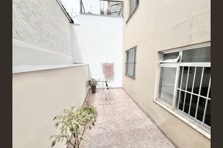 Apartamento à venda com 52m², 1 quarto e sem vagaQuintal