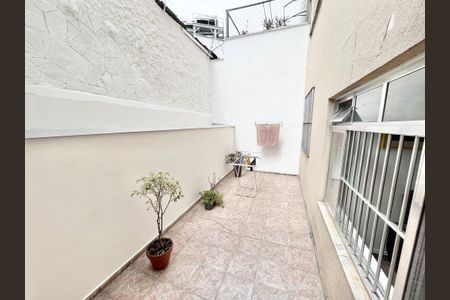 Apartamento à venda com 52m², 1 quarto e sem vagaQuintal