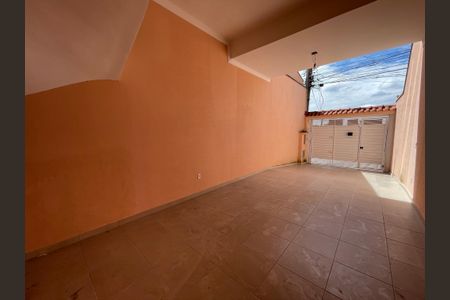 Casa à venda com 145m², 3 quartos e 2 vagasGaragem