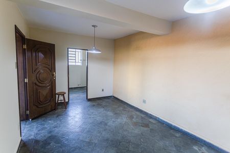 Sala de casa para alugar com 3 quartos, 120m² em São Cristóvão, Belo Horizonte