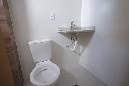 Banheiro Suíte de apartamento à venda com 2 quartos, 54m² em Vila Pires, Santo André