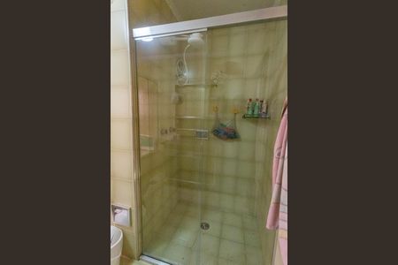 Casa à venda com 186m², 3 quartos e 2 vagasBanheiro social 