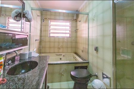 Casa à venda com 186m², 3 quartos e 2 vagasBanheiro social 