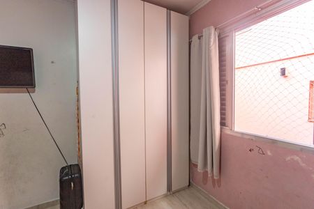 Casa à venda com 186m², 3 quartos e 2 vagasQuarto 2 