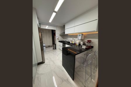 Apartamento à venda com 150m², 4 quartos e 3 vagasFoto 01