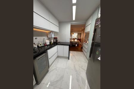 Apartamento à venda com 150m², 4 quartos e 3 vagasFoto 01