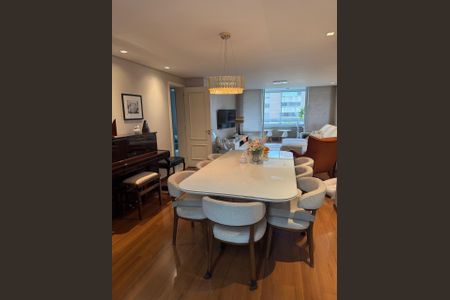 Apartamento à venda com 150m², 4 quartos e 3 vagasFoto 01