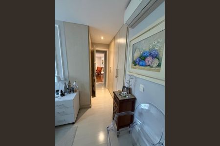 Apartamento à venda com 150m², 4 quartos e 3 vagasFoto 01