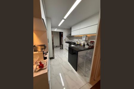 Apartamento à venda com 150m², 4 quartos e 3 vagasFoto 01