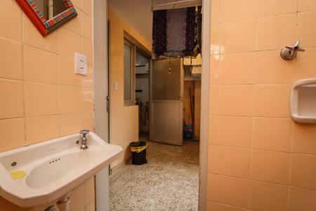 Apartamento à venda com 124m², 3 quartos e 2 vagasBanheiro de Serviço