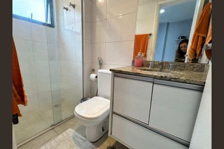 Apartamento à venda com 132m², 3 quartos e 3 vagasBnaheiro 2