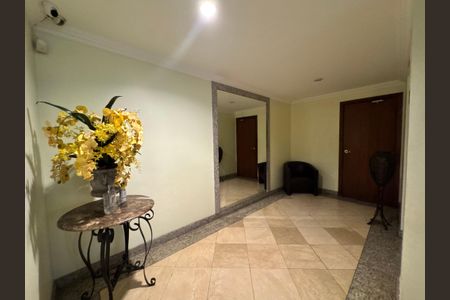 Apartamento à venda com 132m², 3 quartos e 3 vagasHall social