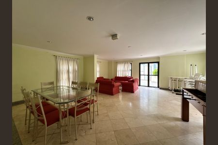 Apartamento à venda com 132m², 3 quartos e 3 vagasÁrea comum - Salão de festas