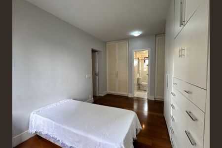 Apartamento à venda com 132m², 3 quartos e 3 vagasSuite Master 