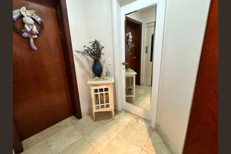 Apartamento à venda com 132m², 3 quartos e 3 vagasHall de entrada