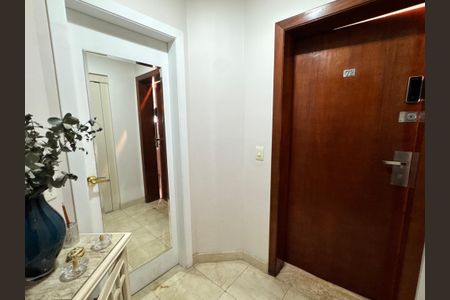 Apartamento à venda com 132m², 3 quartos e 3 vagasHall de entrada 