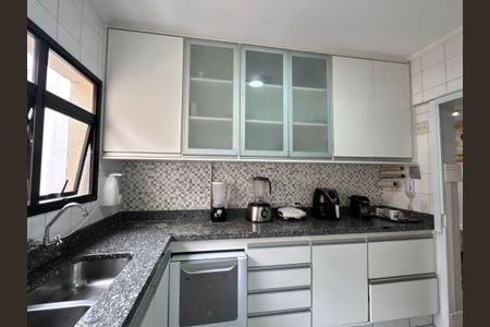 Apartamento à venda com 132m², 3 quartos e 3 vagasCozinha 
