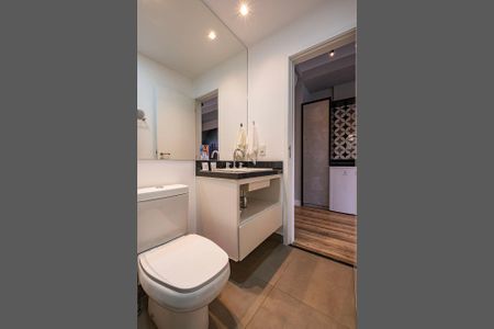 Banheiro de kitnet/studio para alugar com 1 quarto, 32m² em Pinheiros, São Paulo