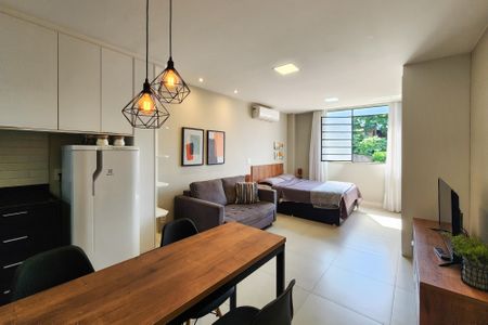 Sala  de kitnet/studio para alugar com 1 quarto, 31m² em Santo Cristo, Rio de Janeiro