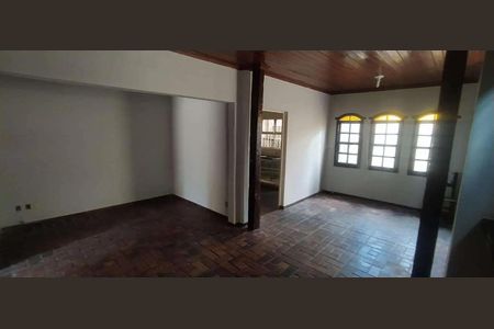 Casa para alugar com 215m², 4 quartos e 2 vagas