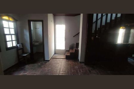 Casa para alugar com 215m², 4 quartos e 2 vagas