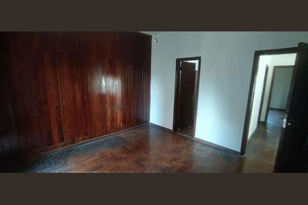 Casa para alugar com 215m², 4 quartos e 2 vagas