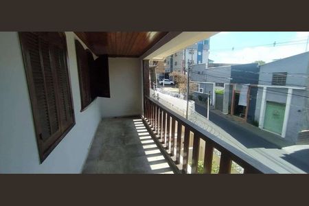 Casa para alugar com 215m², 4 quartos e 2 vagas