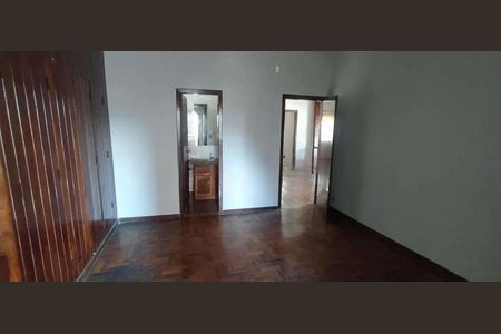 Casa para alugar com 215m², 4 quartos e 2 vagas