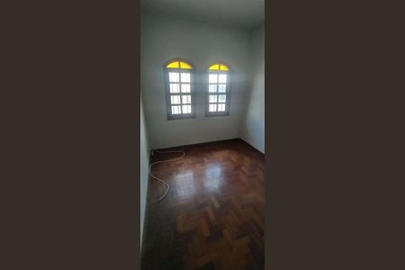 Casa para alugar com 215m², 4 quartos e 2 vagas