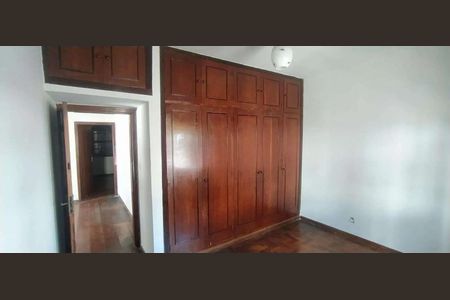 Casa para alugar com 215m², 4 quartos e 2 vagas