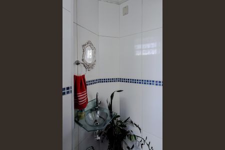 Apartamento à venda com 72m², 2 quartos e 2 vagasBanheiro de serviço