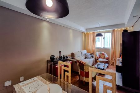 Apartamento à venda com 72m², 2 quartos e 2 vagasSala