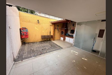 Casa à venda com 150m², 3 quartos e 4 vagasÁrea externa