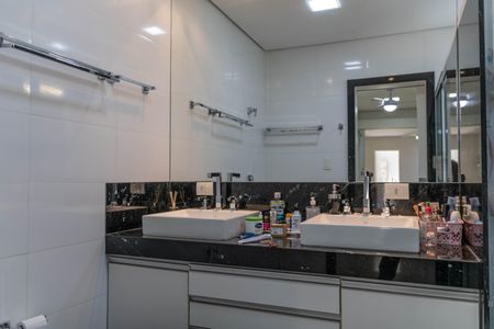 Casa para alugar com 507m², 5 quartos e 3 vagasBanheiro da Suíte 1