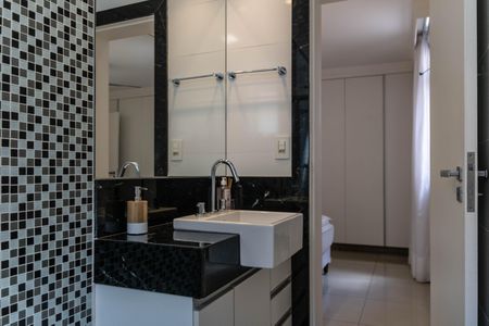 Casa para alugar com 507m², 5 quartos e 3 vagas Casa para alugar com 507m², 5 quartos e 3 vagasBanheiro da Suíte 4