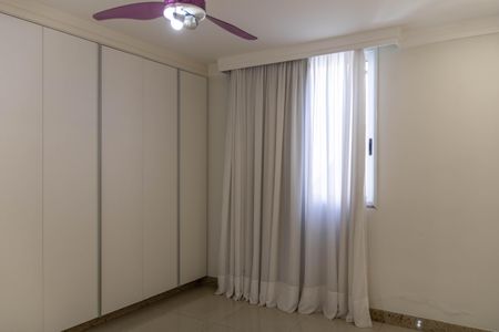 Casa para alugar com 507m², 5 quartos e 3 vagas Casa para alugar com 507m², 5 quartos e 3 vagasSuíte 3