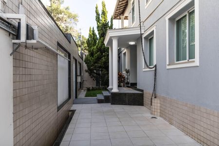 Casa para alugar com 507m², 5 quartos e 3 vagasEntrada