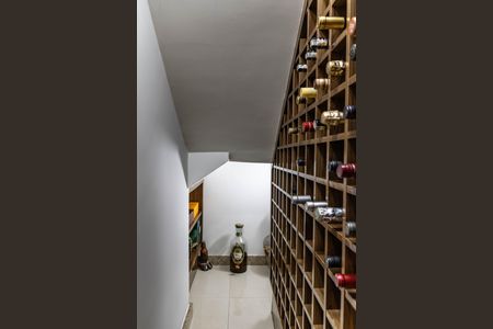 Casa para alugar com 507m², 5 quartos e 3 vagasAdega