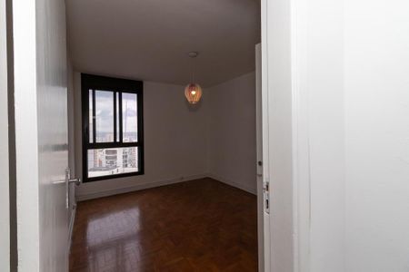 Apartamento à venda com 134m², 3 quartos e 2 vagas Apartamento à venda com 134m², 3 quartos e 2 vagasQuarto 2