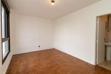 Apartamento à venda com 134m², 3 quartos e 2 vagas Apartamento à venda com 134m², 3 quartos e 2 vagasSuíte