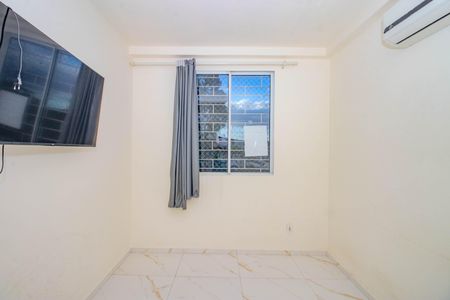 Quarto 2 de apartamento à venda com 2 quartos, 45m² em Rubem Berta, Porto Alegre