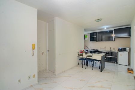 Sala de apartamento à venda com 2 quartos, 45m² em Rubem Berta, Porto Alegre