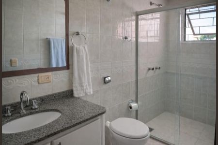 Casa para alugar com 150m², 3 quartos e 3 vagas Casa para alugar com 150m², 3 quartos e 3 vagasBanheiro