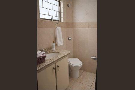 Casa para alugar com 150m², 3 quartos e 3 vagas Casa para alugar com 150m², 3 quartos e 3 vagasBanheiro