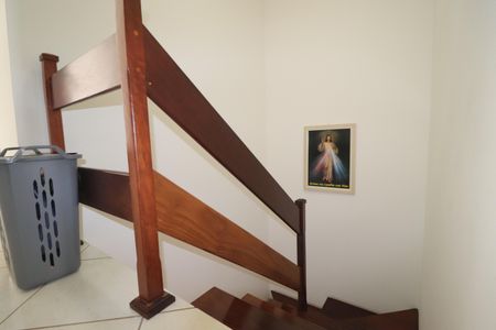 Casa à venda com 142m², 3 quartos e 2 vagasEscada