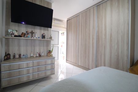 Casa à venda com 142m², 3 quartos e 2 vagasQuarto 1 suíte