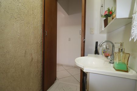 Casa à venda com 142m², 3 quartos e 2 vagasLavabo