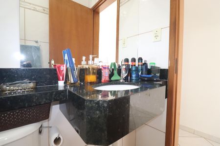 Casa à venda com 142m², 3 quartos e 2 vagasBanheiro 2