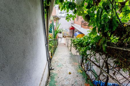 Casa à venda com 250m², 4 quartos e 6 vagas Casa à venda com 250m², 4 quartos e 6 vagasCasa 1 - entrada