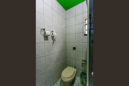 Casa à venda com 250m², 4 quartos e 6 vagas Casa à venda com 250m², 4 quartos e 6 vagasCasa 1 - banheiro